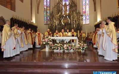 Biskup Janusz Stepnowski odwołał dyspensę od obowiązku uczestnictwa w niedzielnej Mszy św.