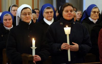Ponad 11 tys. zakonników posługuje wiernym w Polsce i za granicą