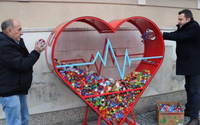 Kolno: Miasto zainwestuje w pojemnik do zbiórki nakrętek? Burmistrz nie jest przekonany do tego pomysłu