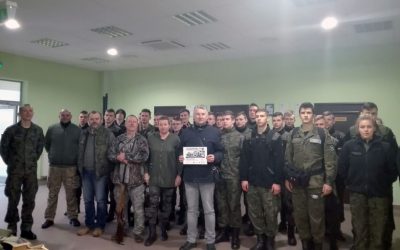 Ostrołęka. I Pułkotriada: Młodzież z klas mundurowych sprawdzała swoje przygotowanie [FOTO]