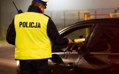 Powiat łomżyński. Zajechała drogę innemu kierowcy. Była pijana