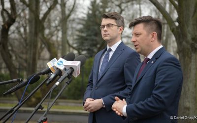 Koronawirus: Szef KPRM zapowiada zaostrzenie regulacji