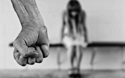 Łomża: Szokujące sceny blisko szkoły. 14-latka brutalnie pobita