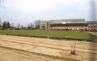 Ostrów Mazowiecka: Trwa remont stadionu miejskiego
