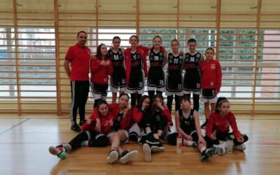 Koszykówka. I miejsce w Lidze Mazowieckiej i awans do ćwierćfinału Mistrzostw Polski dla koszykarek UKS 4 Łomża
