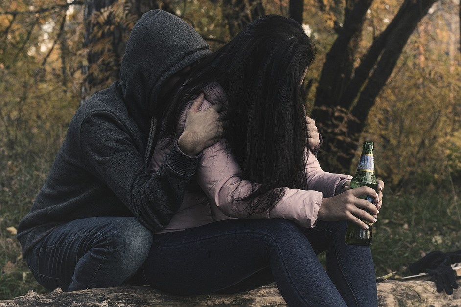 female-alcoholism-2847443_1920 (Kopiowanie)
