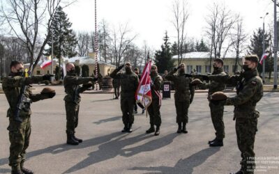 Podlaskie. Terytorialsi złożyli przysięgę w rocznicę walki z pandemią