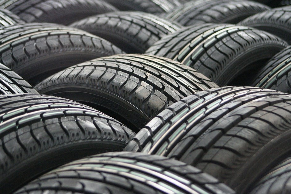 car-tyres-63928_1920 (Kopiowanie)
