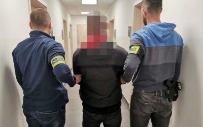 Łomża: Skakał po nagrobkach. Wpadł w ręce policji