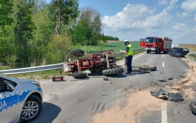 Region: Zderzenie osobówki z ciągnikiem. DW 645 była zablokowana