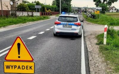 Szczuczyn: Osobówka wjechała w ciągnik