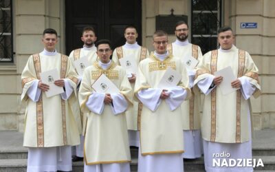 Wiara: Biskup wyświęcił siedmiu nowych diakonów