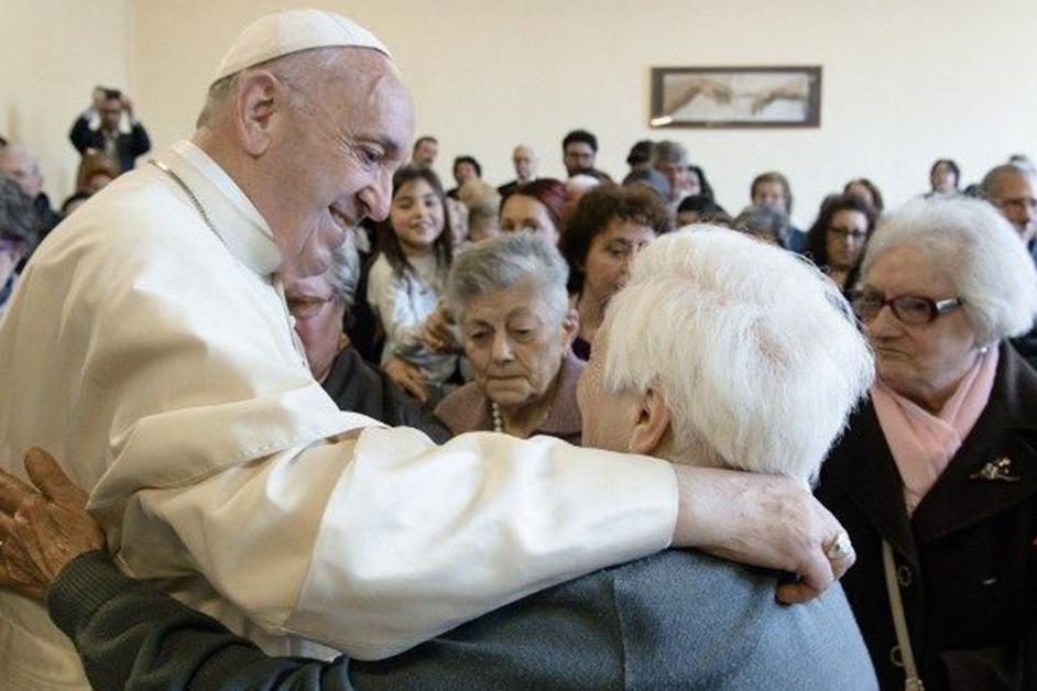 Wiara: Papież do ludzi starszych o marzeniach, pamięci i modlitwie