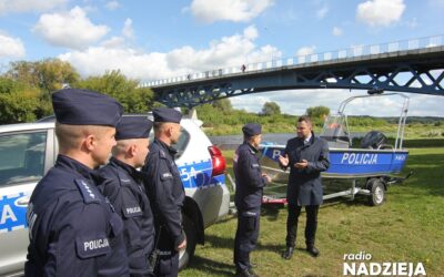 Łomża: Policja ma nową łódź. To prezent od miasta