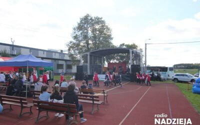 Powiat łomżyński: Samorządowe Przygody z Nauką w Jarnutach