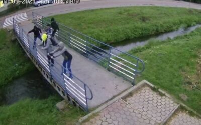Łomża: Monitoring uchwycił wandali kładki na osiedlu Maria