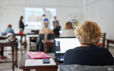 Podlaskie: Seniorzy szkolą się na komputerach