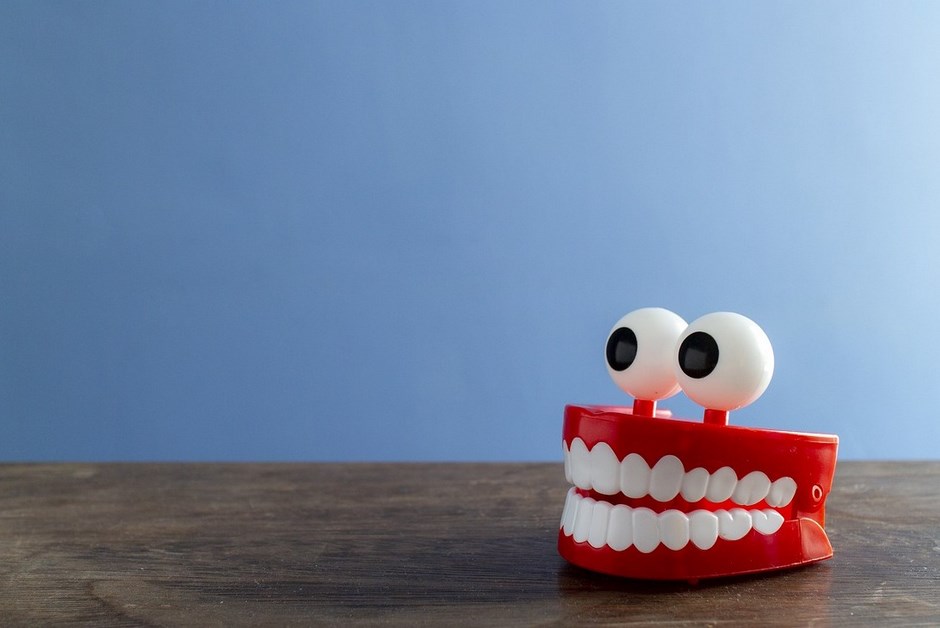 Wrażliwe zęby – co powoduje nadwrażliwość?