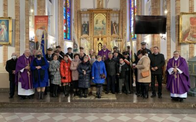 Diecezja łomżyńska: Kolejarze pielgrzymowali do Sanktuarium bł. Stefana Wyszyńskiego w Zuzeli