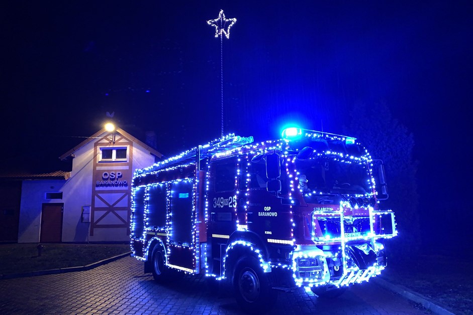 Baranowo: Świąteczny wóz od OSP Baranowo
