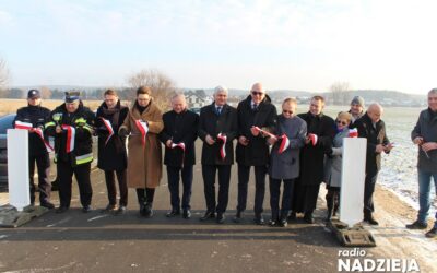 Powiat łomżyński: Mieszkańcy Kozik zyskali lepszą drogę