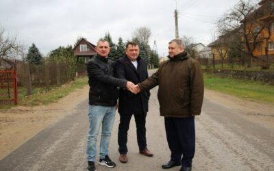 Cwaliny Duże: Kocie łby zastąpił asfalt