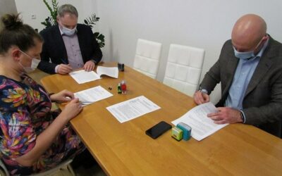 Jedwabne: Jest umowa na budowę szkolnego kompleksu sportowego