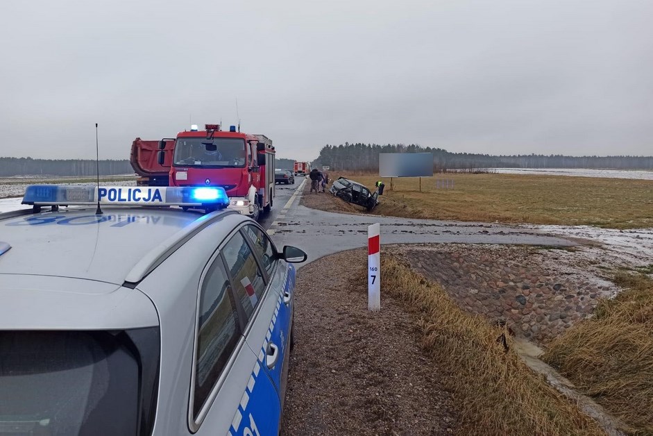 Powiat zambrowski: Na DK63 zderzyły się dwa samochody