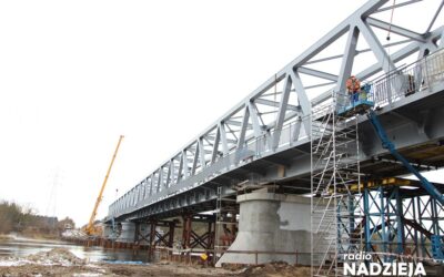 Ostrołęka: Nad Narwią jest już nowy most kolejowy