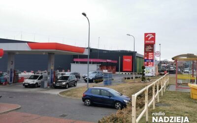 Region: Kolejki na stacjach benzynowych i w bankach