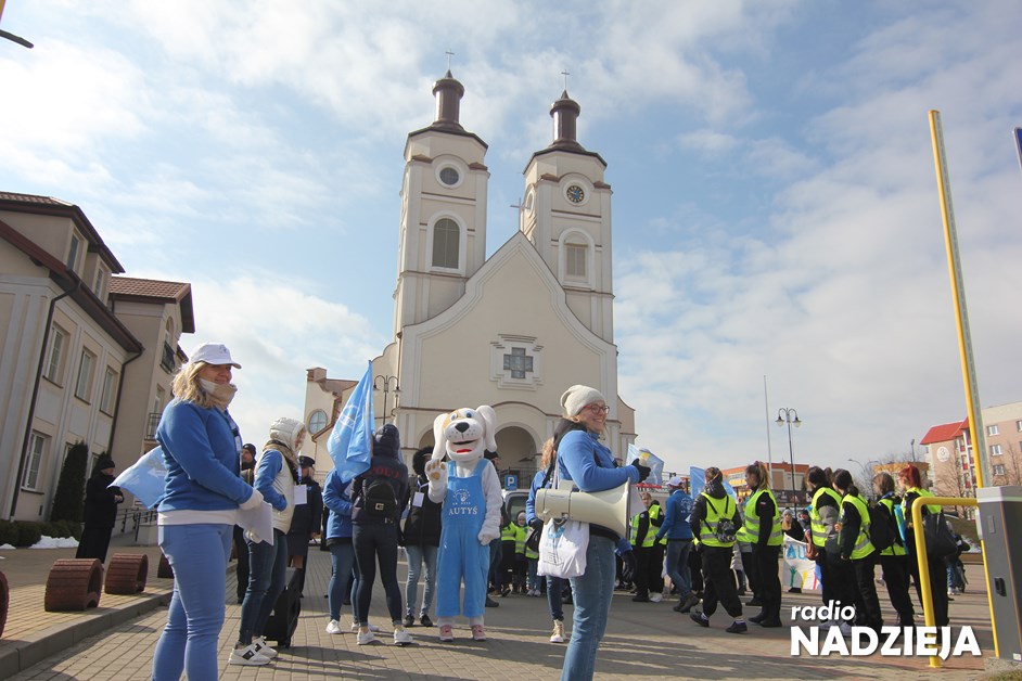 Łomża: Niebieski Marsz z okazji Światowego Dnia Świadomości Autyzmu