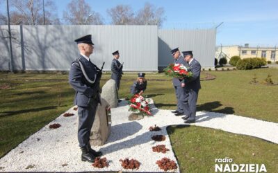 Czerwony Bór: Upamiętniono więzienników, którzy zginęli w 1940 roku