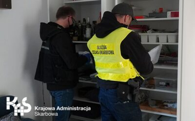 Mazowsze: Oszukiwali na podatkach. Wpadli w ręce KAS