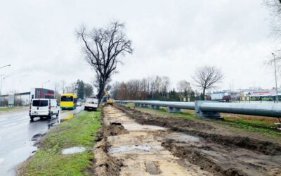 Ostrołęka: Przy al. Wojska Polskiego powstaje nowy ciąg pieszo-rowerowy