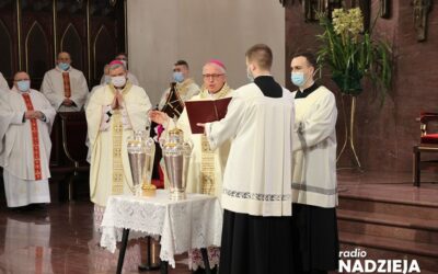 Wiara: Msza Krzyżma rozpoczyna Wielki Czwartek