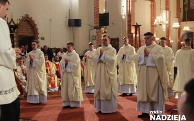 Diecezja Łomżyńska: Powiedzieli TAK Bogu. Święcenia prezbiteratu w Katedrze
