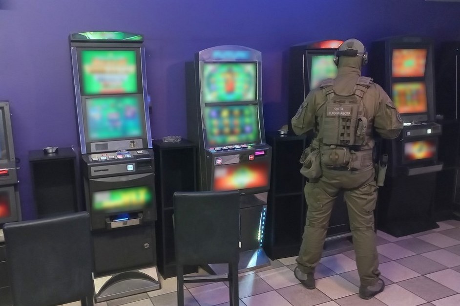 Łomża: Salon z nielegalnymi automatami do gier zlikwidowany