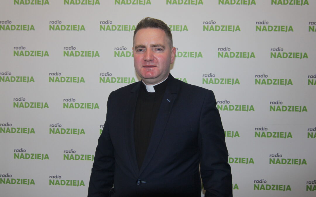 Rozmowa RN: Ksiądz Andrzej Mikucki o działaniach Caritas Diecezji Łomżyńskiej
