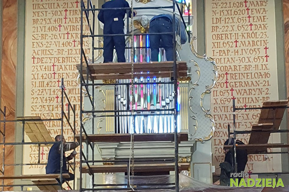 Remont organów w Radulach
