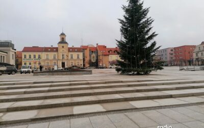 Sonda uliczna: co mieszkańcy Łomży uważają o „nowym” starym rynku?