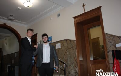 Łomża: Maturzyści ze Szkół Katolickich rozpoczęli pierwszy egzamin