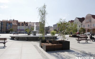 Łomża: Nowa zieleń na Starym Rynku
