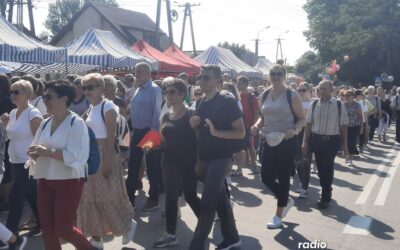 Wiara: Piesi pielgrzymi odwiedzili dziś Sanktuarium Matki Bożej w Wąsewie