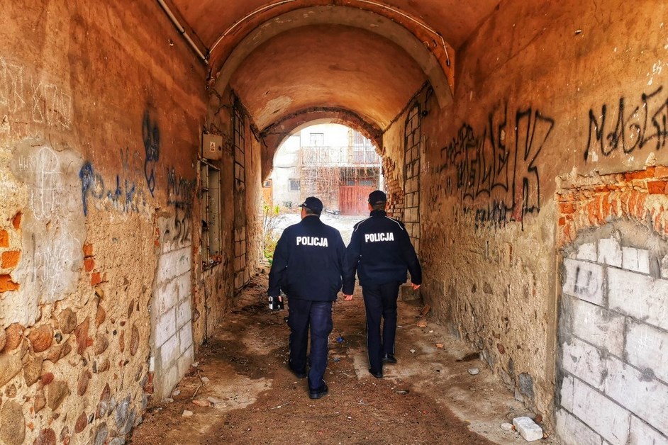 policja-zima-Kopiowanie