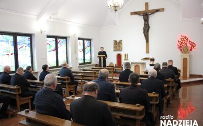 Wiara: Kapłani diecezji łomżyńskiej uczestniczą w rekolekcjach