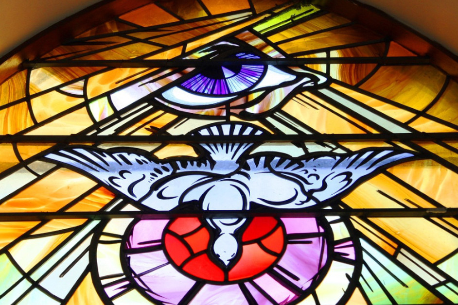 Duch Święty witraż