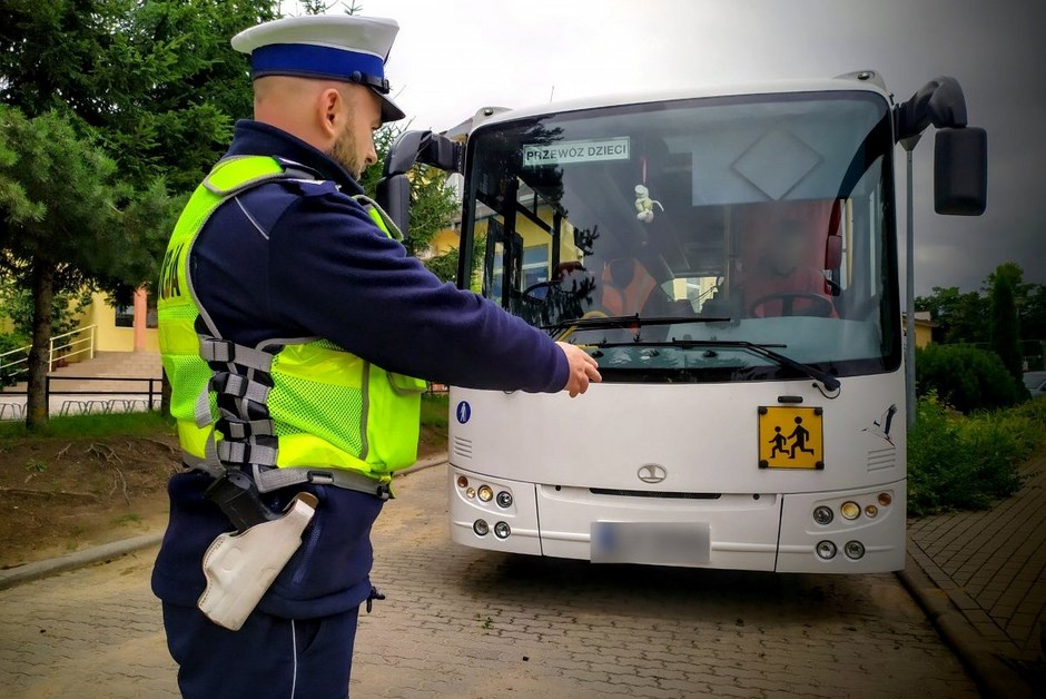 policja-autobus-szkola-Kopiowanie