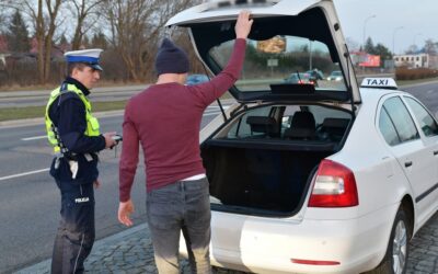 Podlaskie: Policjanci skontrolowali 300 taksówek. Ujawnili 163 wykroczenia