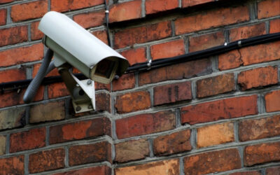 Łomża: Trwa montaż nowych kamer monitoringu miejskiego