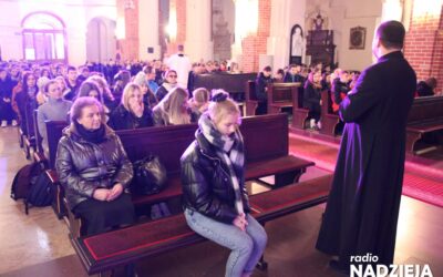 Wiara: Łomżyńska młodzież uczestniczy w Rekolekcjach Wielkopostnych